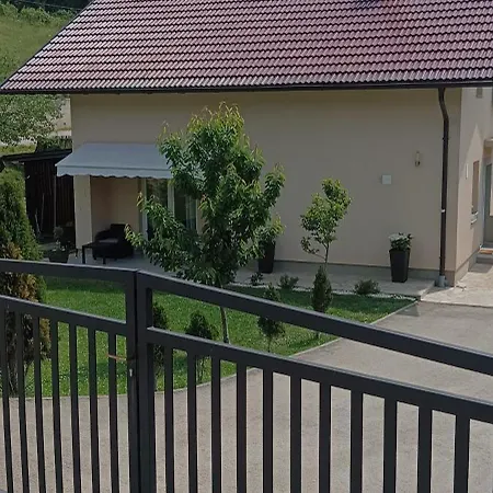 La Casa فيلة