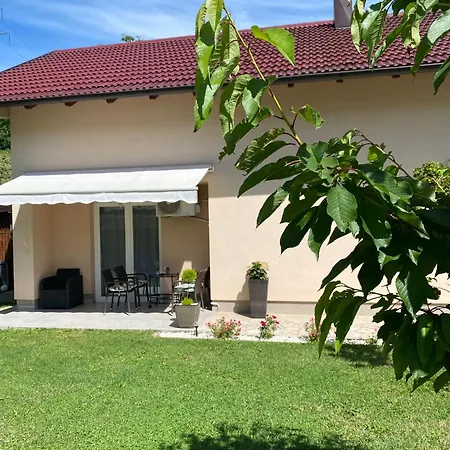 La Casa فيلة يايتشه